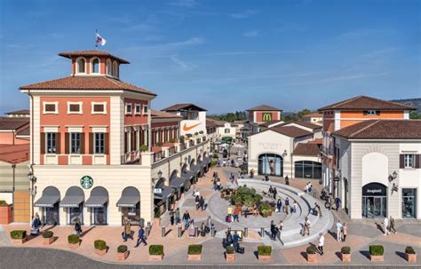 outlet serravalle prada|serravalle discount stores.